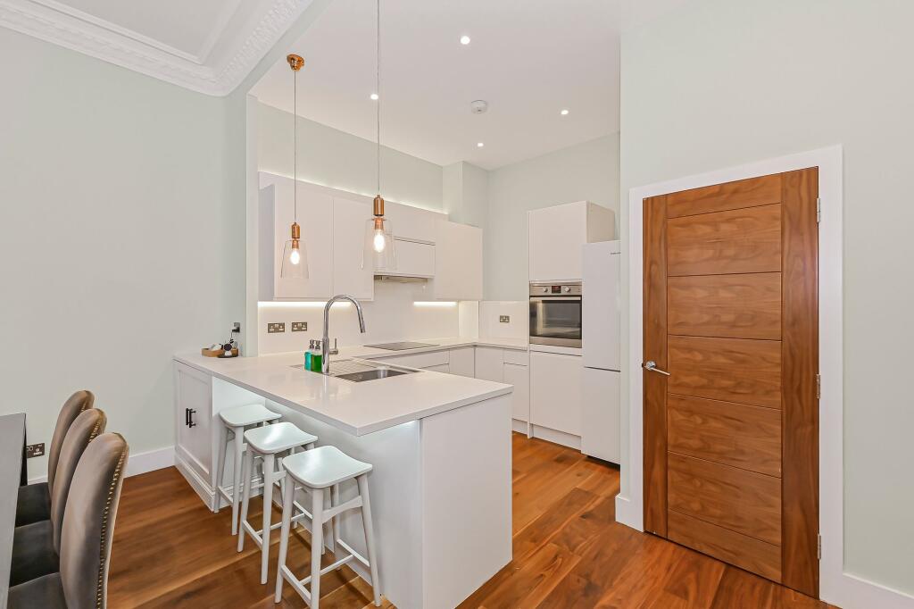 Apartment in London - More