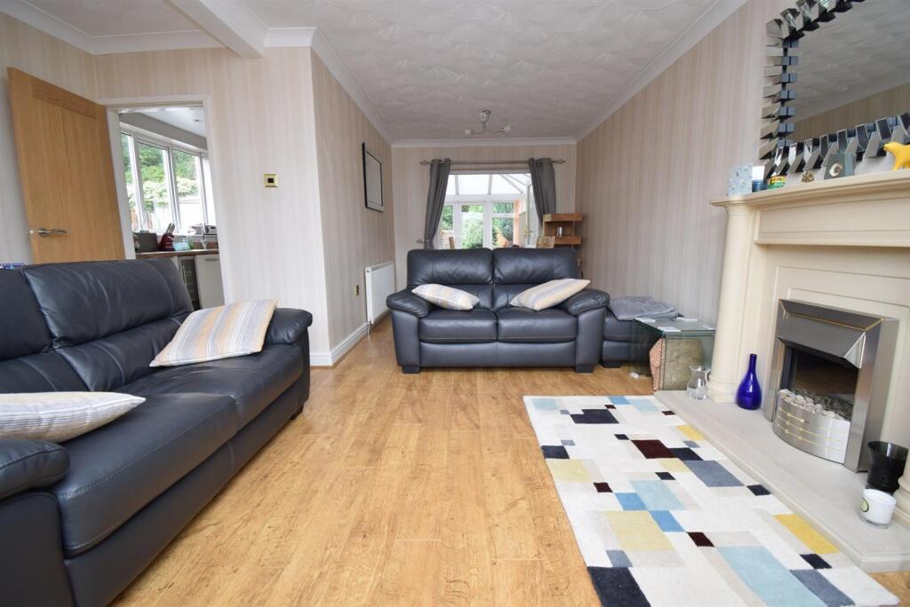 House in Wakefield - View 3
