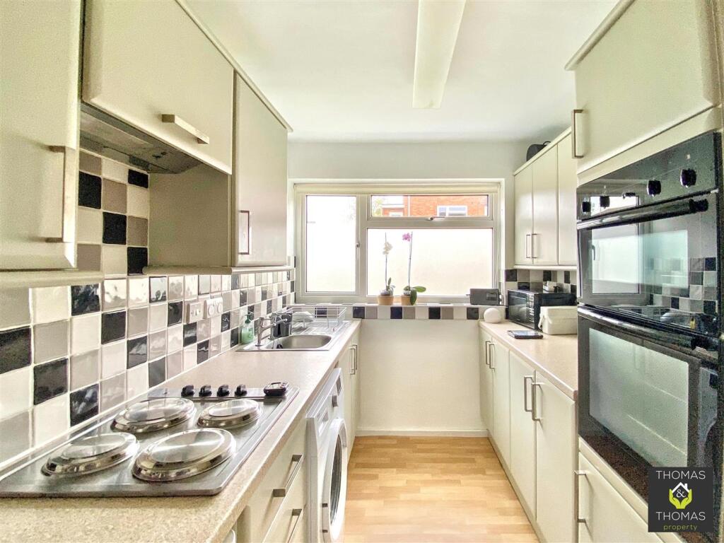 Apartment in Gloucester, Woolstrop - View 2