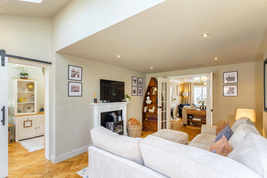 House in Rushcliffe, East Leake - More