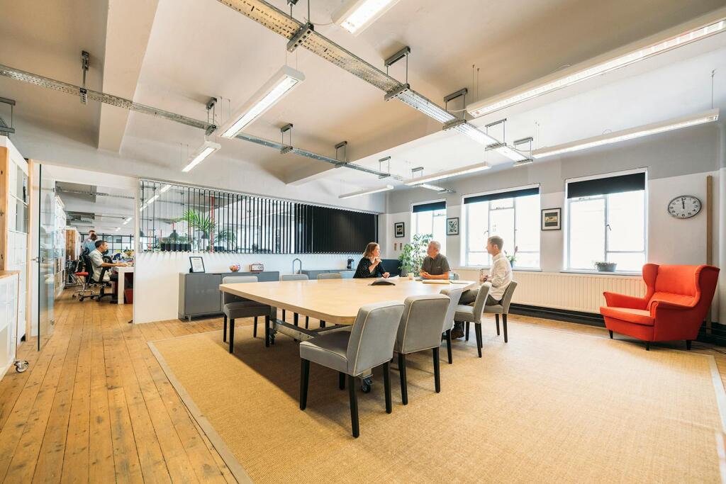 An Office Image 1.jpg