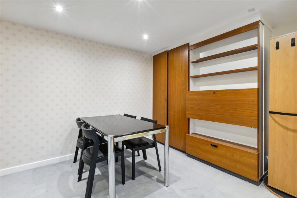 Apartment in London - More