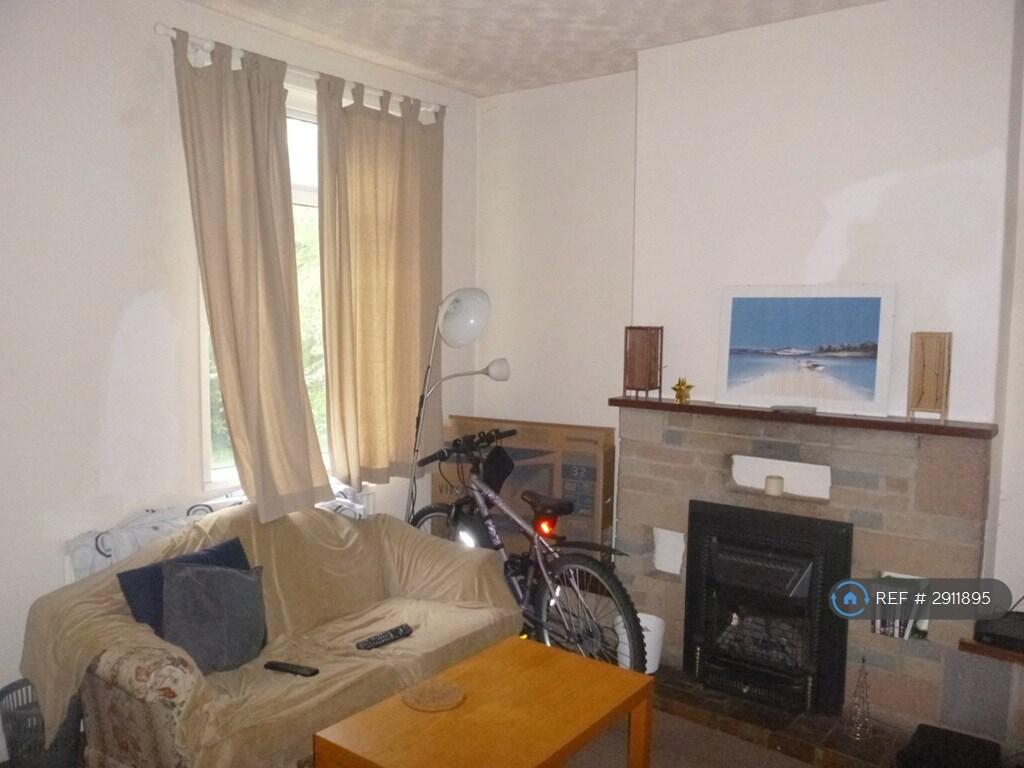 1 bedroom house share for rent