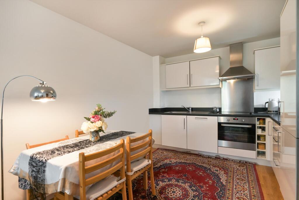 Apartment in London - View 5