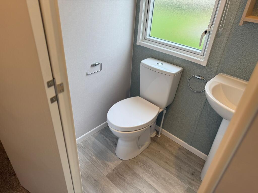 , Newcastle Emlyn, SA38 9JS photo 4