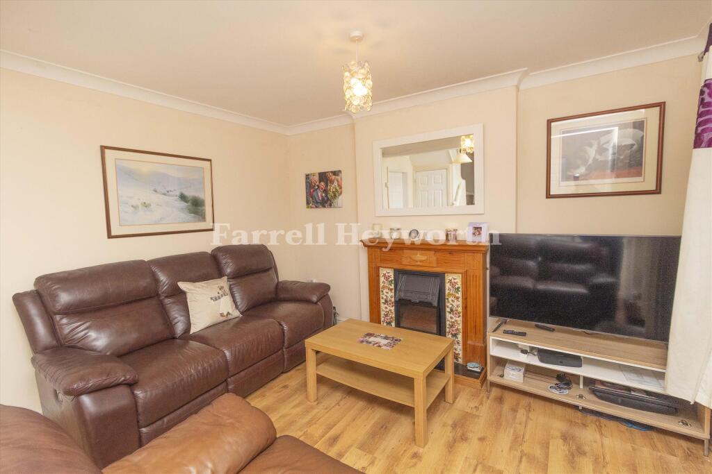 14, Green Meadow Close photo 4
