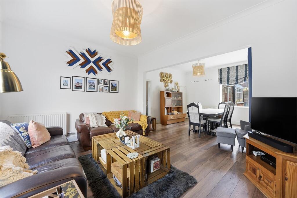 House in Macclesfield, Moss Rose - View 2