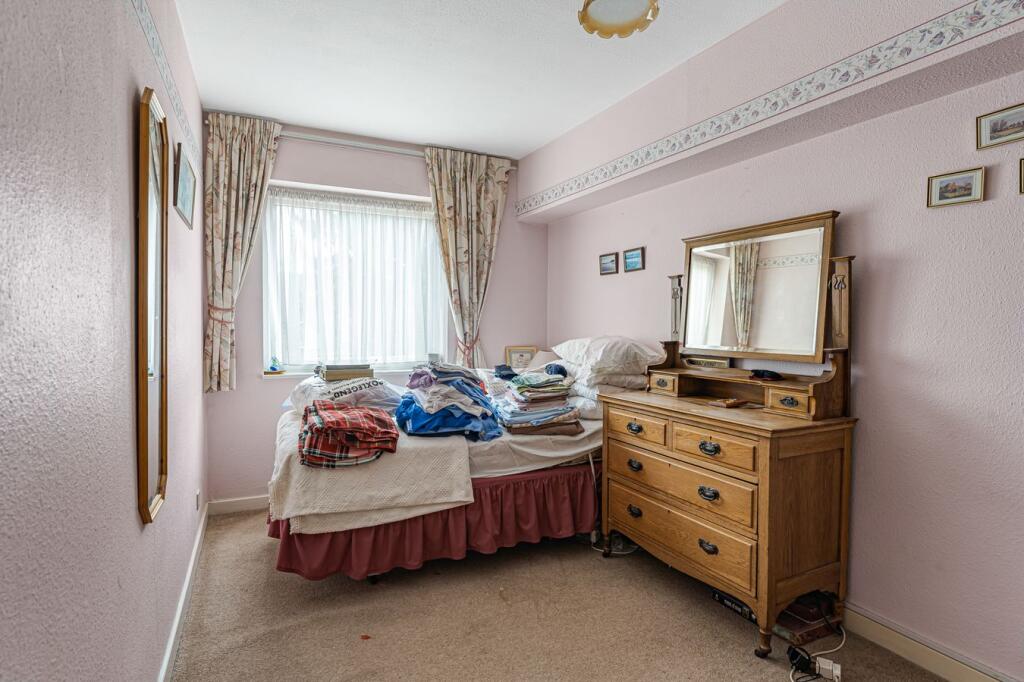 Apartment in Spelthorne, Surrey - More