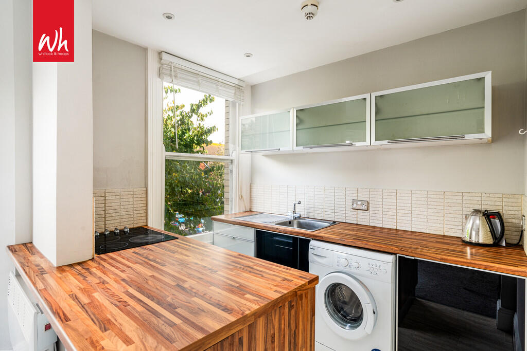 Apartment in Hove, Aldrington - View 2
