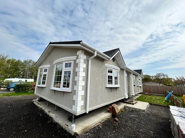 2-bed caravan on Maidstone Road, Staplehurst, Kent, £280,000
