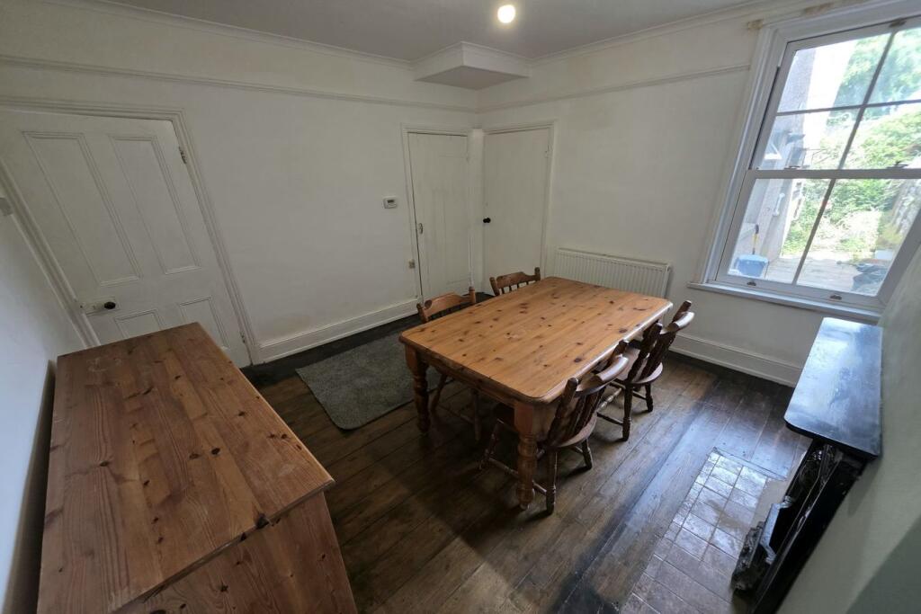 House in Newport, Abergavenny - View 5