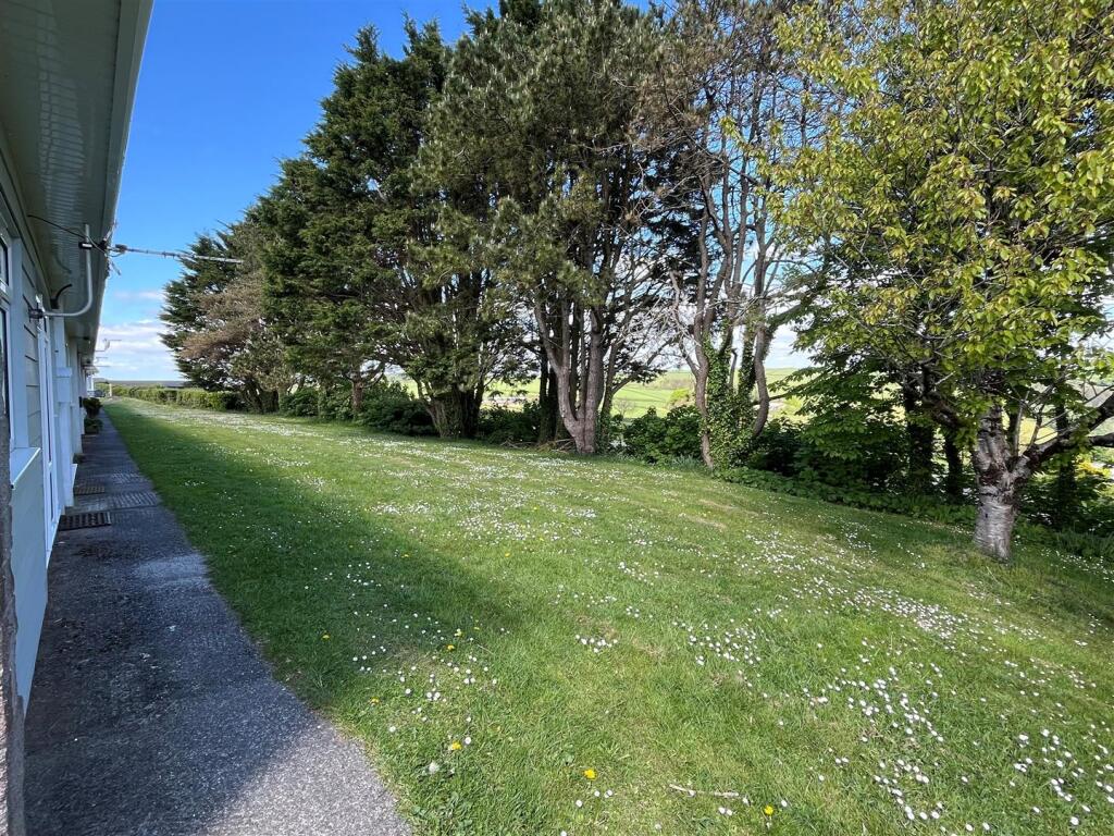 Norton Park, Dartmouth photo 2