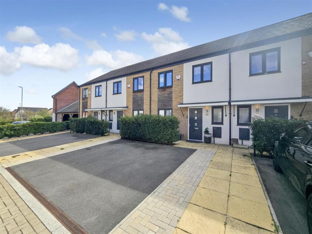 3-bed terraced on Cilgerran Close, Kingsmead, Milton Keynes, £375,000