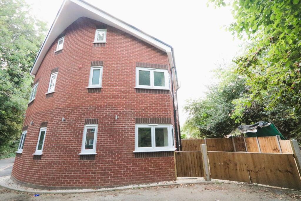 House in Manchester, Greater Manchester - More