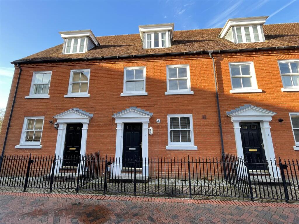 3-bed house on Brewery Lane, Salisbury, £425,000