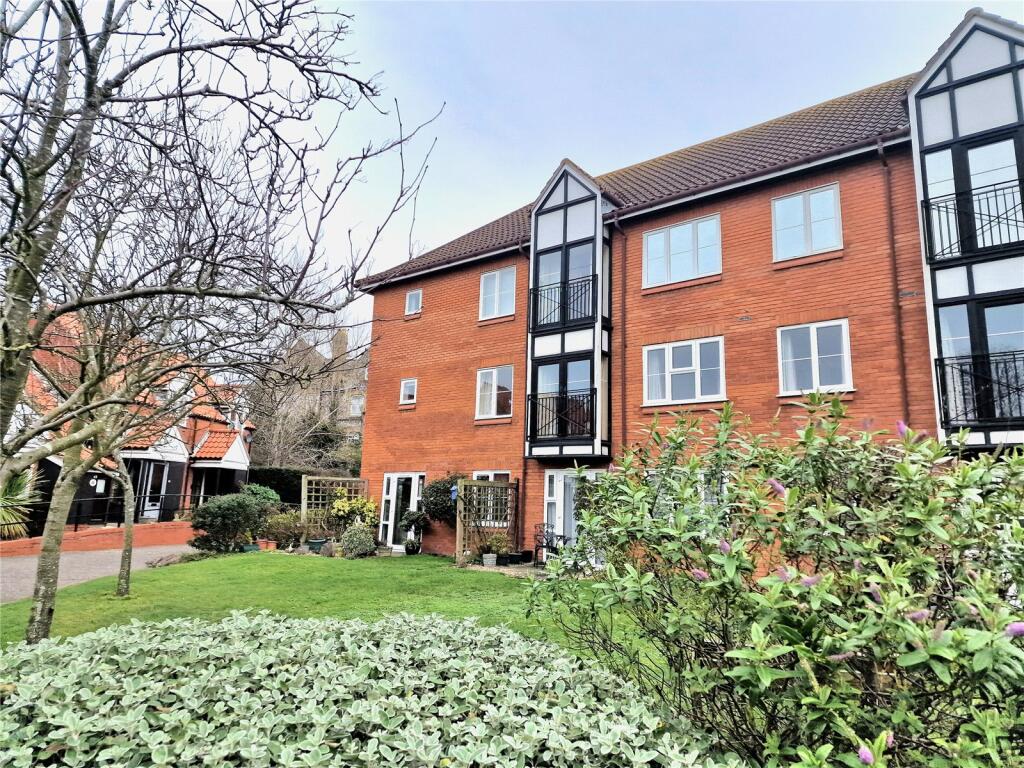 2-bed flat on Ashdown Court, Cromer, NR27, £130,000