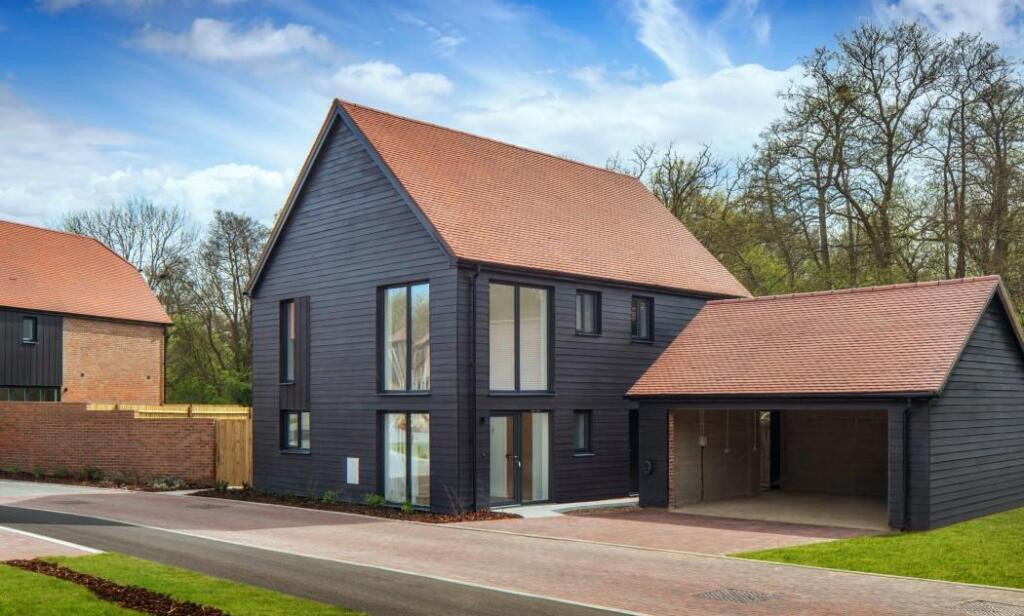 Main image of property: Highgate Hill,
Hawkhurst,
TN18 4LS