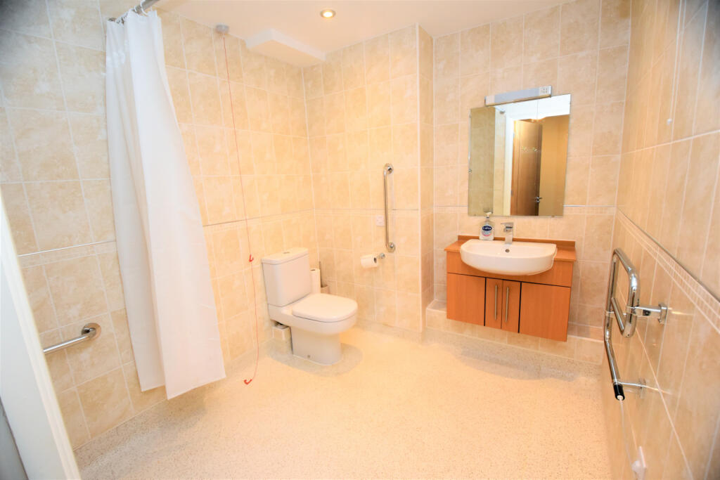 Oakfield Court, Crofts Bank Road, Urmston M41 photo 3