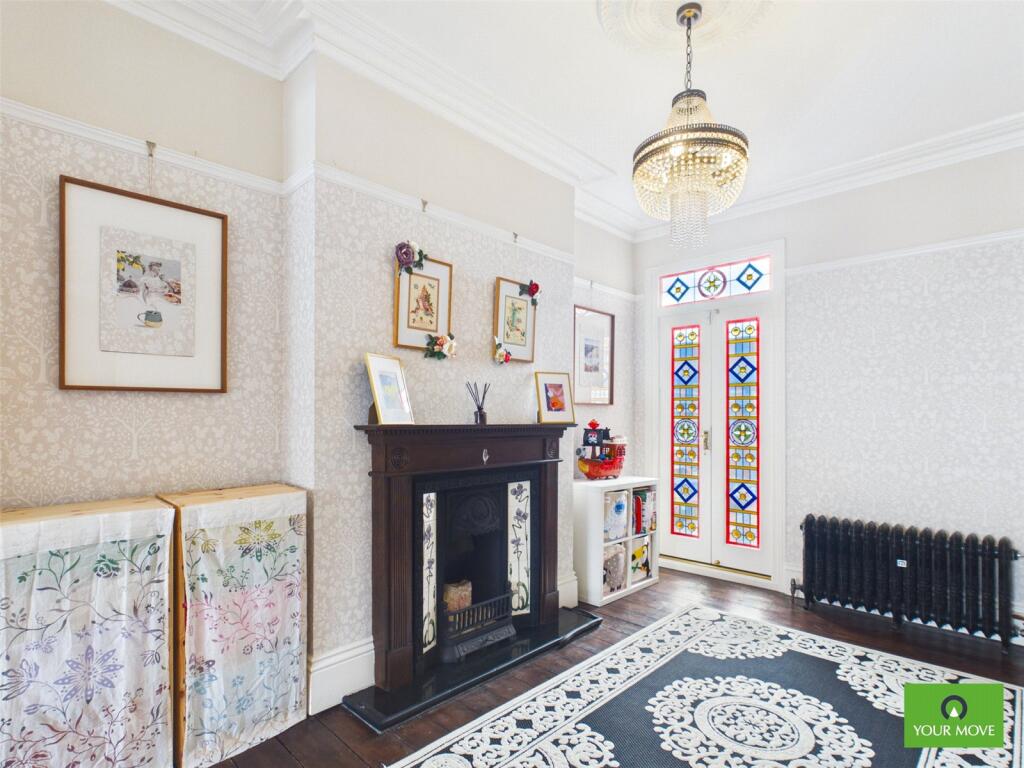 House in London, Gidea Park - View 4