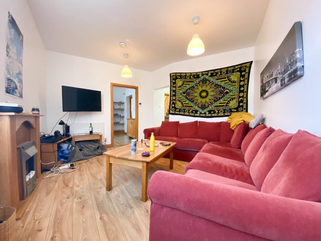 House in Cardiff, Maindy, Cathays - View 2