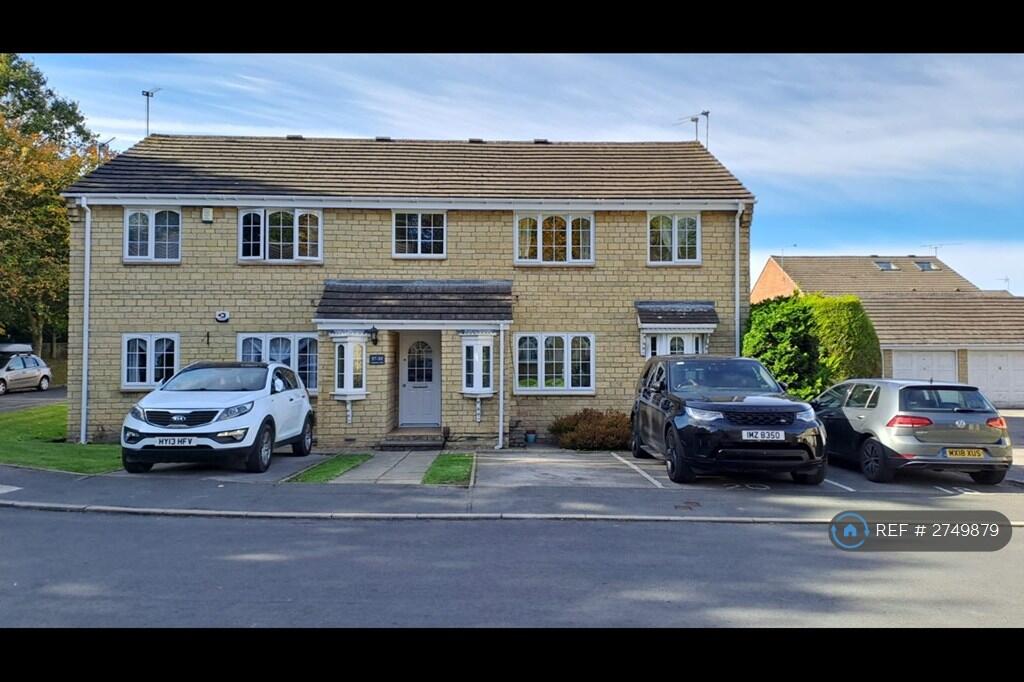 Main image of property: Oakdene Vale, Leeds, LS17