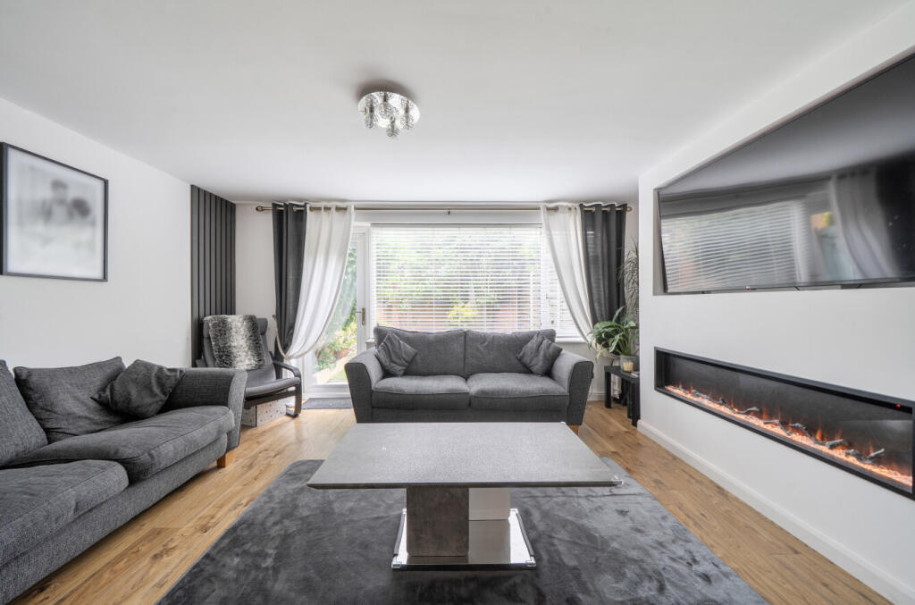 Dolphin Court, Chester, Cheshire West and Ches photo 4