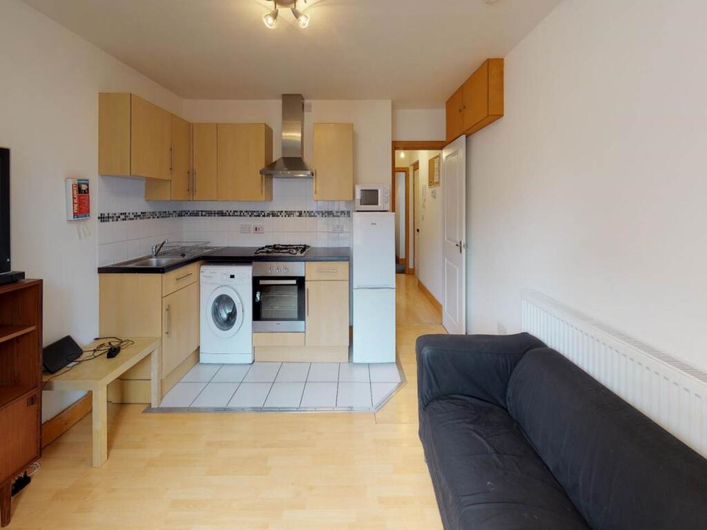 Apartment in Southampton - View 5