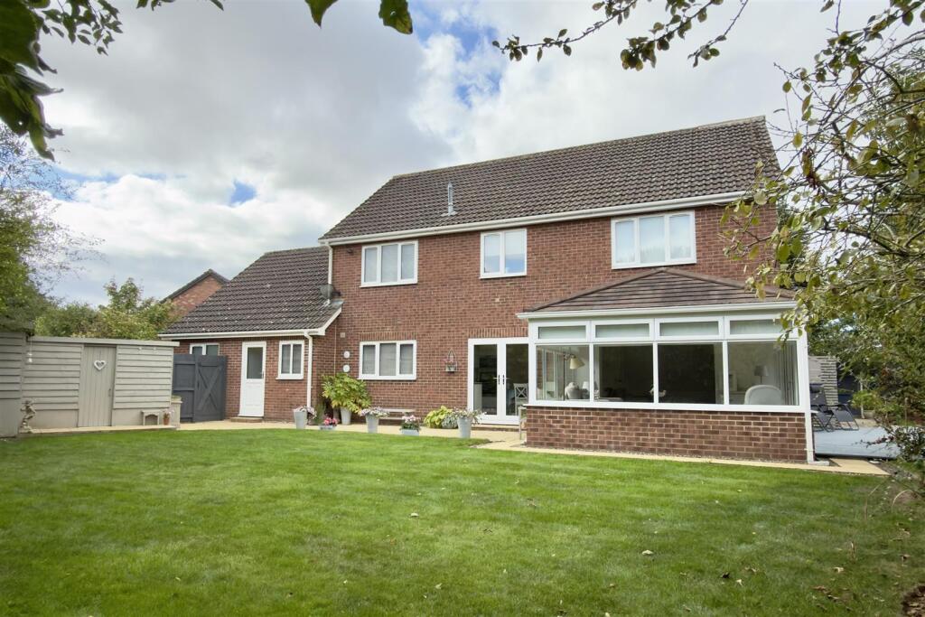 Ashdale Close, Middleton St. George, DL2 1UZ. photo 2