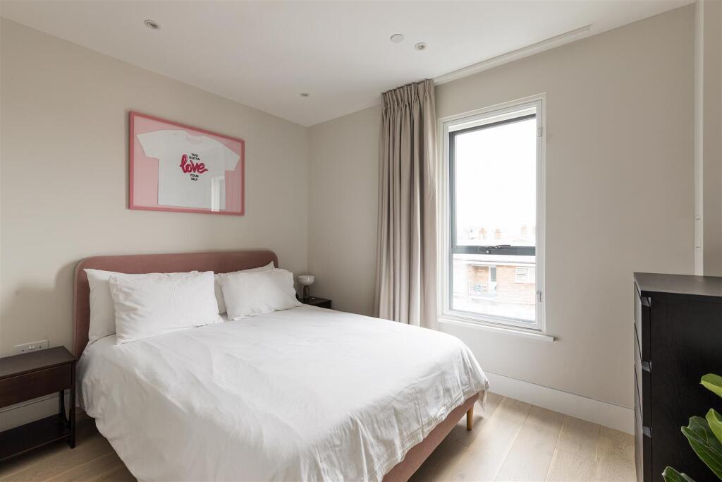 Apartment in London - View 5