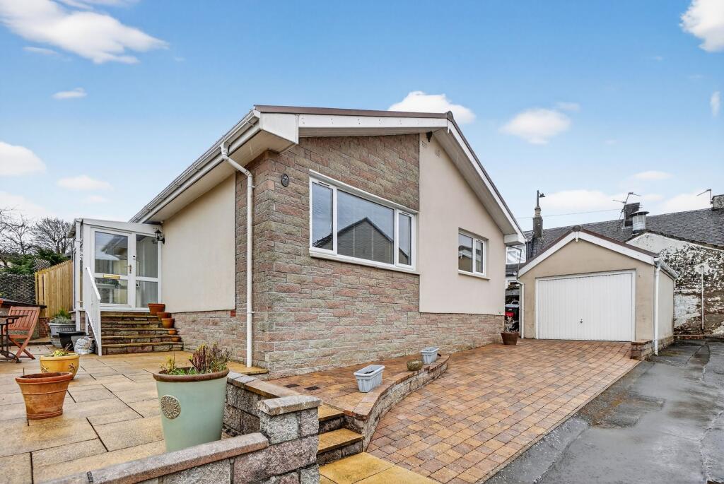 Main image of property: 6 Knowe, Mauchline, KA5 5BY