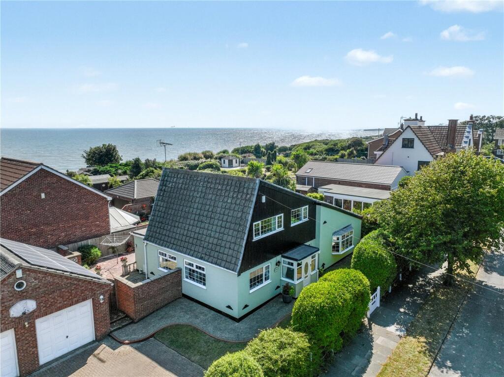 4-bed detached on Nightingale Road, Lowestoft, Suffolk, NR33, £600,000