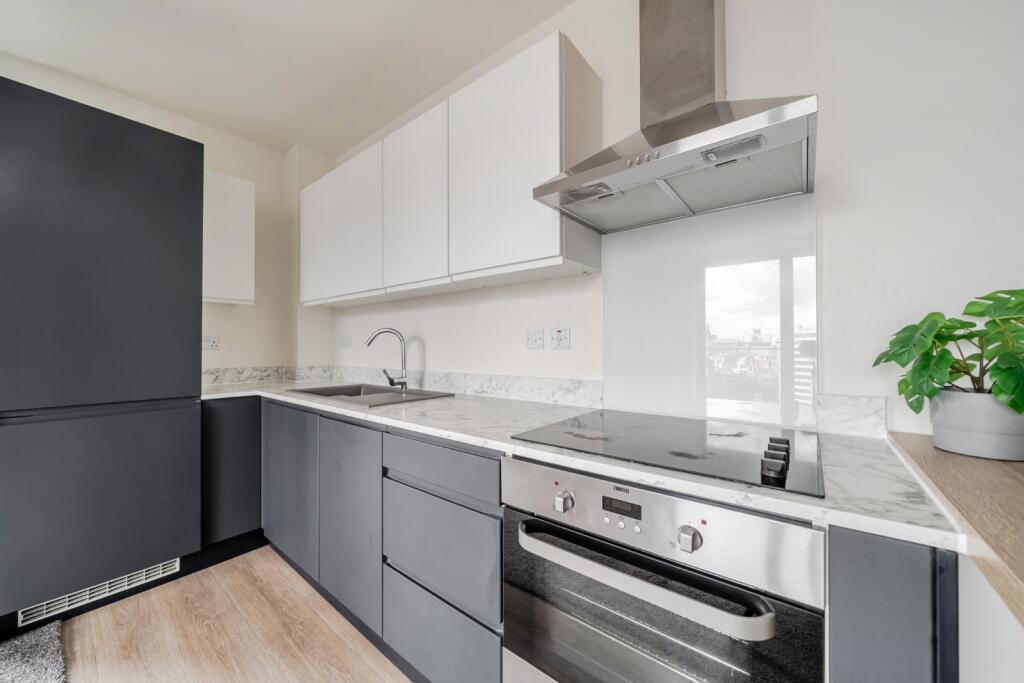 Apartment in Manchester - View 5