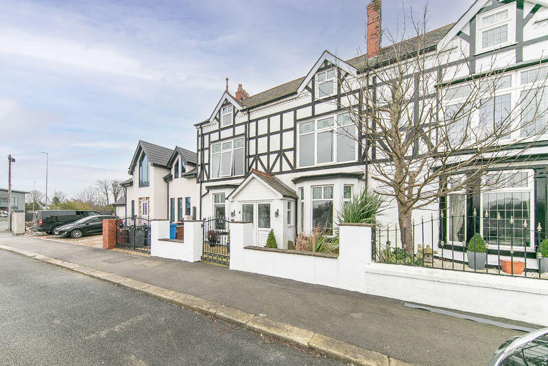 SPACIOUS, PERIOD SEMI DETACHED - 200 Breck Road, Poulton-Le-Fylde photo 3