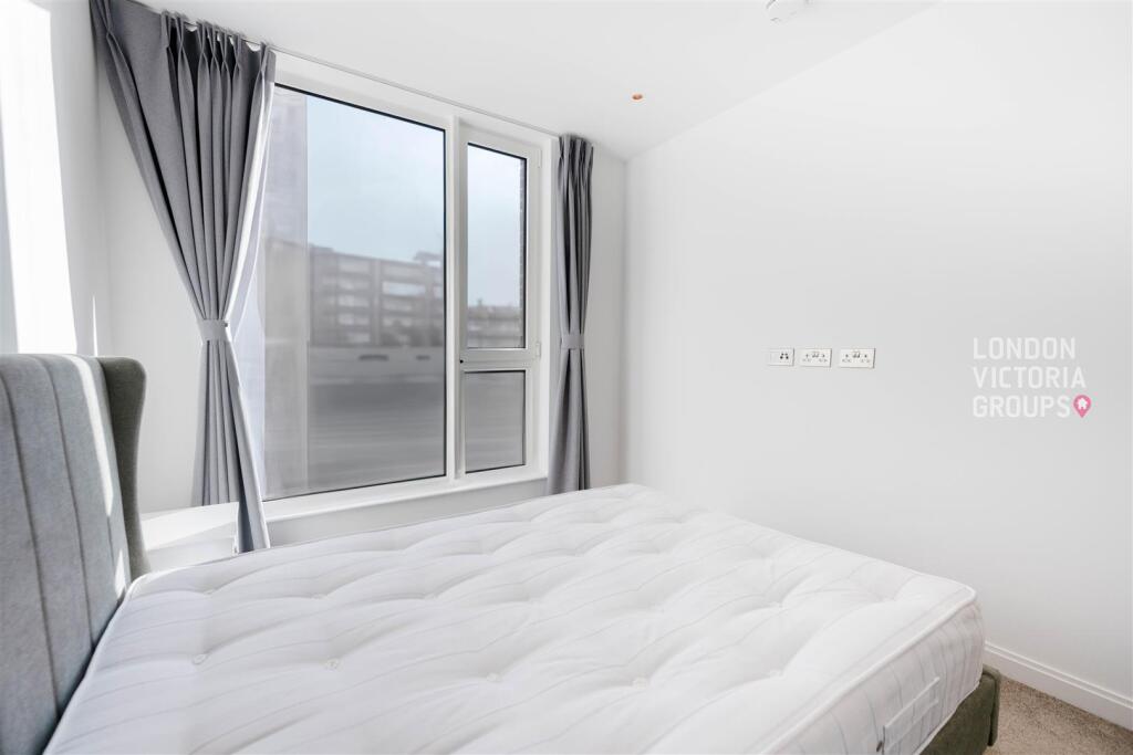 Phoenix Court, 7 Gasholder Place, London, SE11 – další