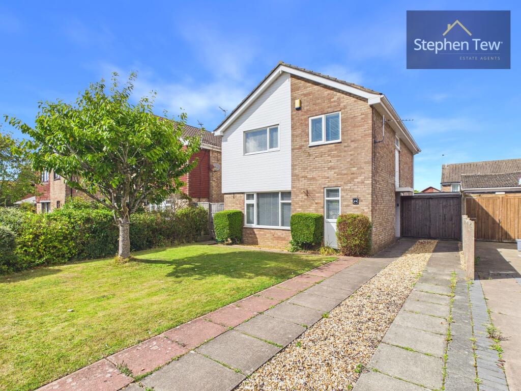 4-bed detached on Totnes Close, Poulton-Le-Fylde, FY6, £320,000