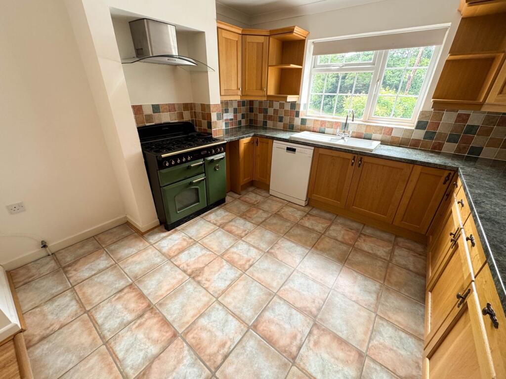 Burts Hill, Wimborne, BH21 photo 4