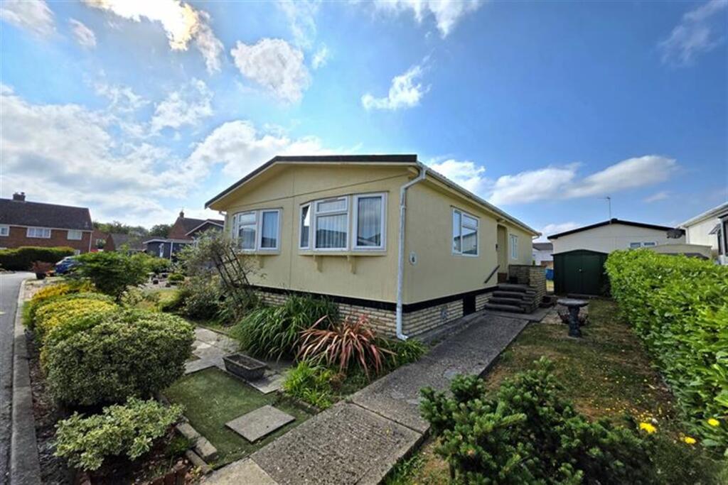 Main image of property: 62a Kingsmead Park, Coggeshall Road, Braintree, CM7
