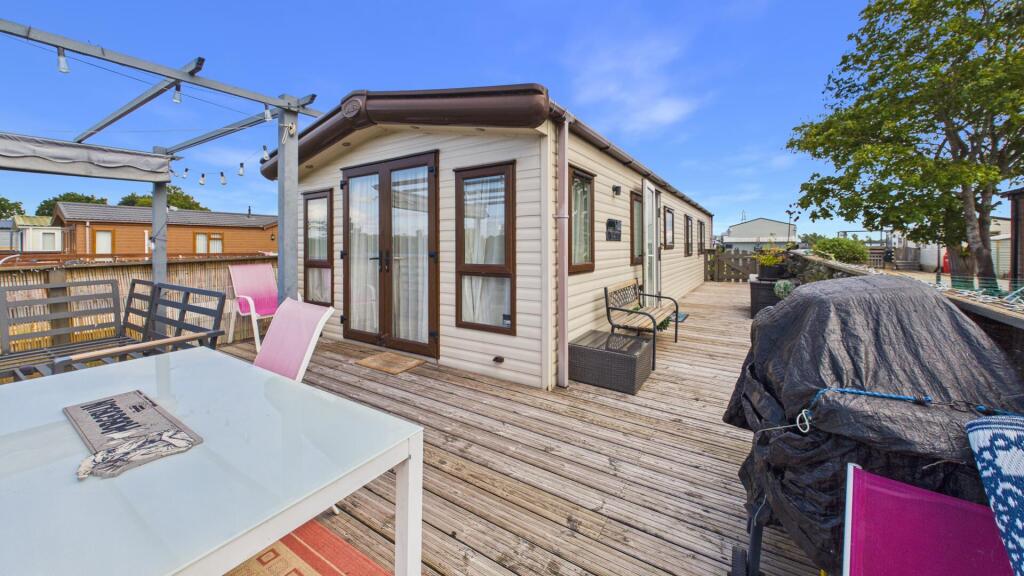 Main image of property: Island Bank, Tallington