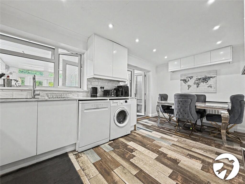 House in Chatham, Upper Luton - More