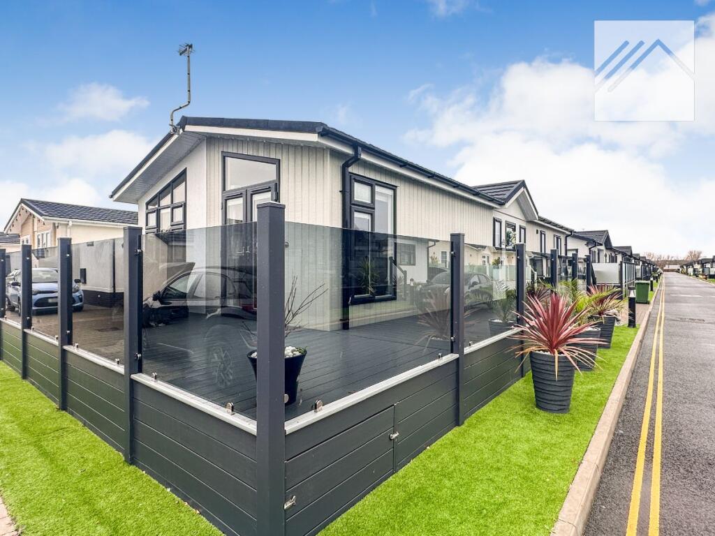 Shore Drive, Canvey Island photo 2