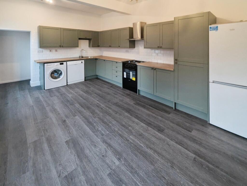 House in Manchester, Chorlton-cum-Hardy - View 2