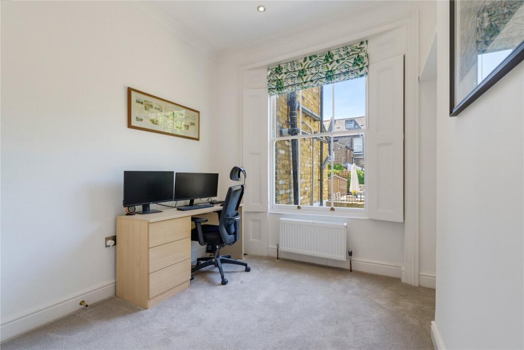 Apartment in London, Clapham Junction - More