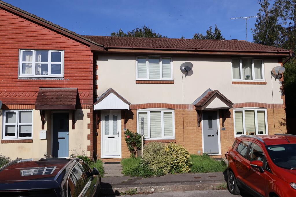 3-bed terraced on Godwin Crescent, Clanfield, £310,000