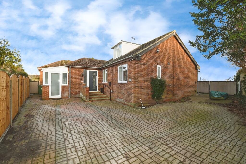 2-bed bungalow on 10 North Street, £325,000