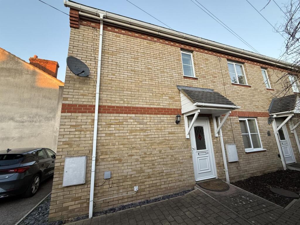 Main image of property: Hitchin Street, Biggleswade, Bedfordshire