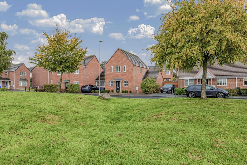 House in Stoke-on-Trent - View 2