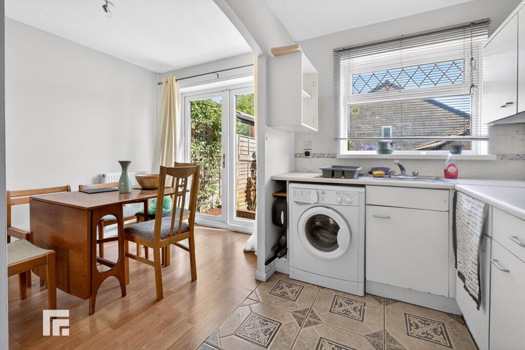 De Braose Close, Danescourt, Cardiff photo 5