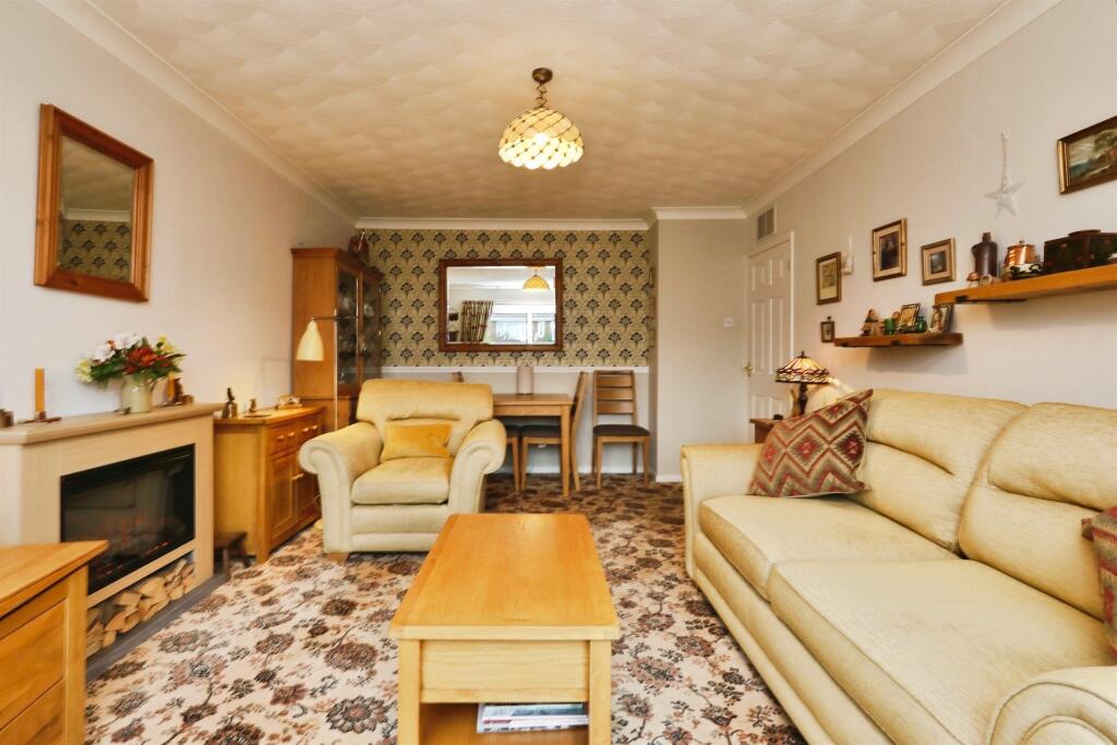 Craithie Road, Carlton-In-Lindrick, Worksop photo 3