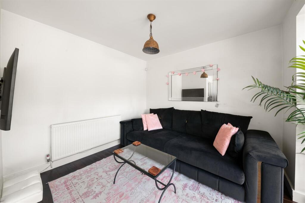 House in Twickenham - View 5