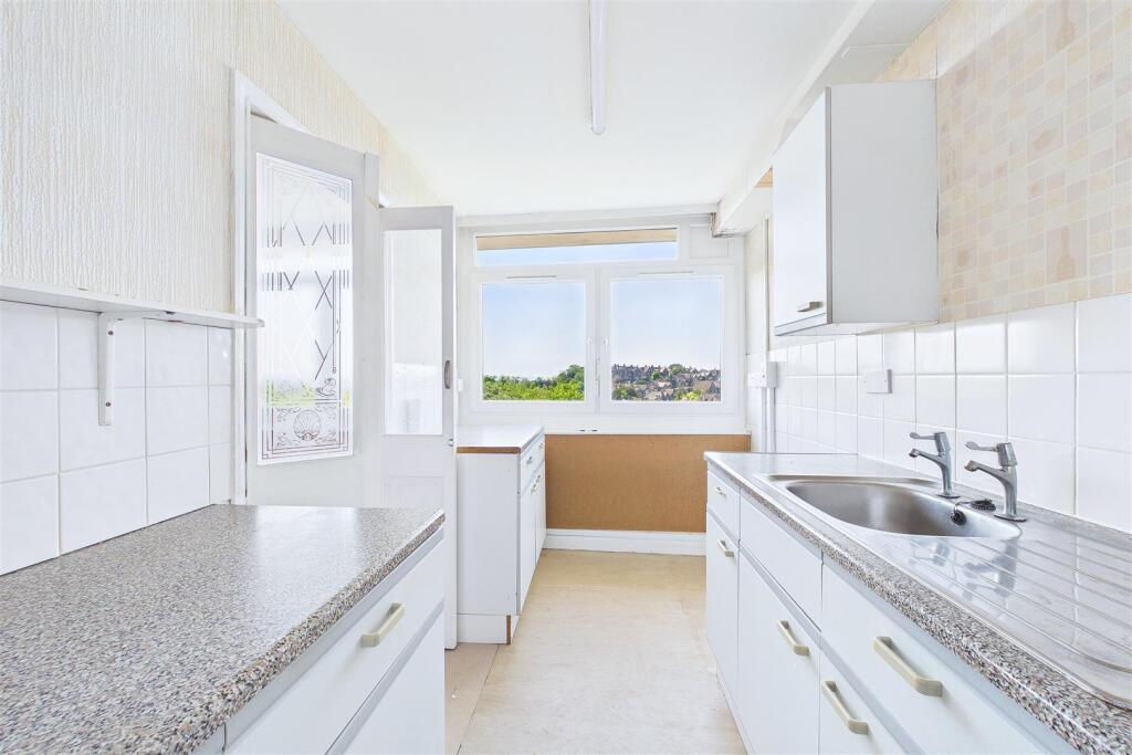 Apartment in Clevedon, Walton Park - View 5